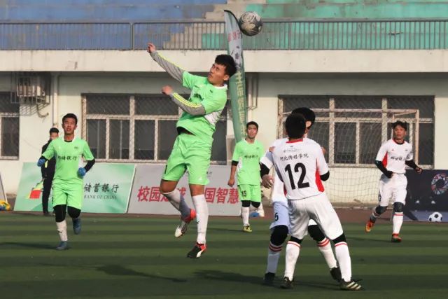 攀岩世界杯马德里站：中国队勇夺1金2铜，储守宏刷新个人纪录